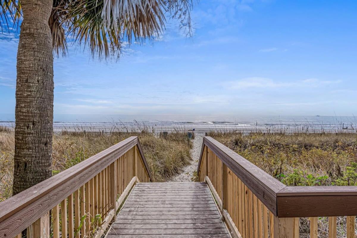Baywatch Oceanfront Unit 1004 Holiday home